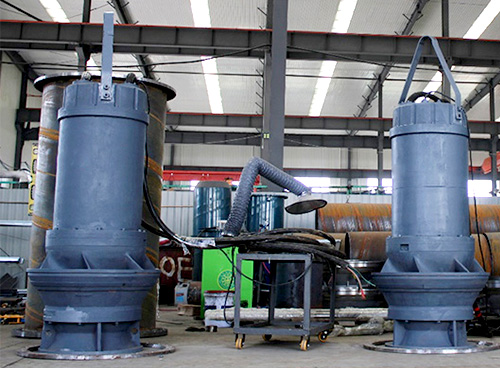 What factors should be considered when selecting a submersible axial flow pump?