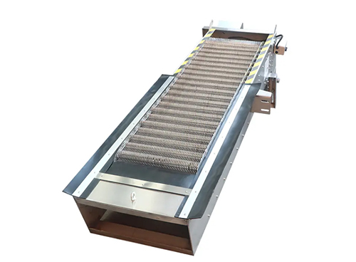 What sealing technology does the submersible agitator mixer adopt?