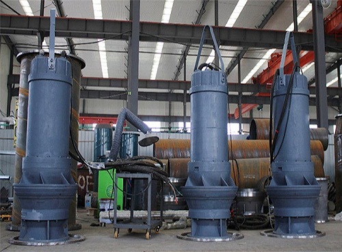 What are the materials used for submersible axial flow pumps